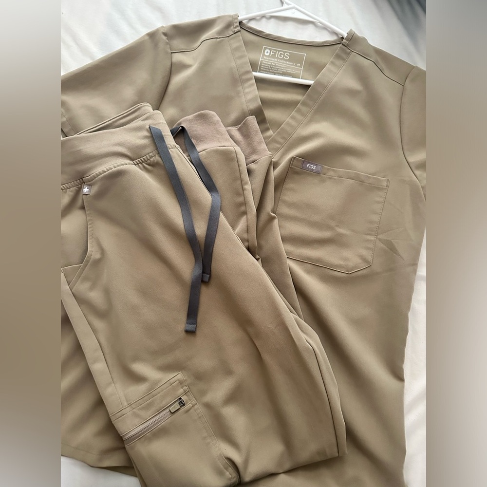 Figs size medium scrubs